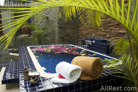 Olhuveli Beach & Spa Resort 24